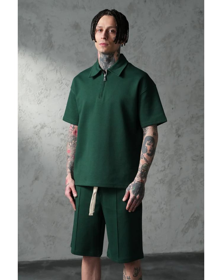 Ensemble t-shirt polo et short vert