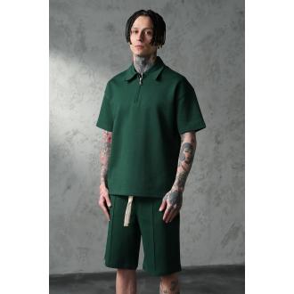 Ensemble t-shirt polo et short vert
