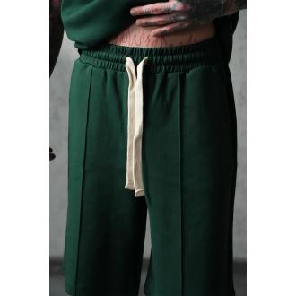 Ensemble t-shirt polo et short vert