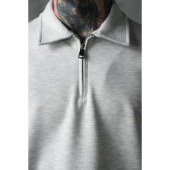 Ensemble T-shirt polo et short gris clair