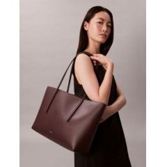 Calvin Klein Sac Cabas avec logo métallisé marron