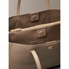 Calvin Klein Sac à main Ck Medium Work Tote taupe